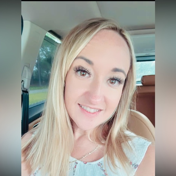 Meet your Posher, Seena - Picture 1 of 1